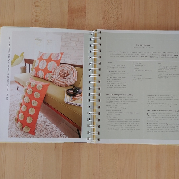 **SOLD** Amy Butler’s InStitches Simple and Stylish Sewing Book - Picture 4 of 11